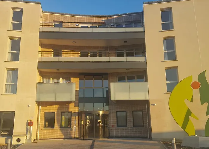 Résidence Séniors Domitys Les Hautes FeuillesHotel Reims